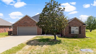 1704 Estates Dr, Grove, OK 74344
