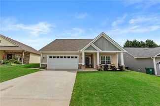 419 Highland Pointe Dr, Alto, GA 30510