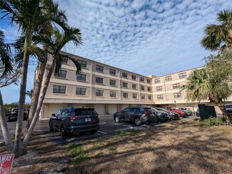12500 Capri Cir N Unit 302, Treasure Island, FL 33706