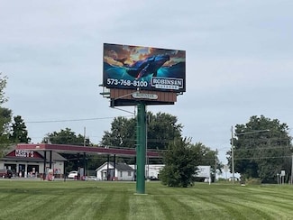 1206 W Highway 24, Moberly, MO 65270