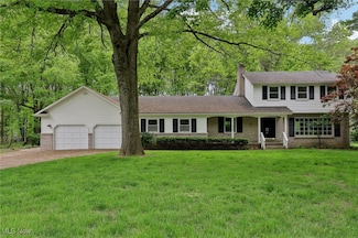 7558 E Parkside Dr, Youngstown, OH 44512