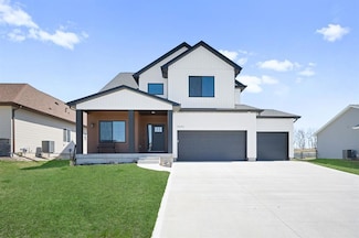 4585 SE 35th Ct, Des Moines, IA 50320