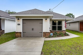 164 W Picasso Cir, Defuniak Springs, FL 32433