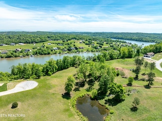 900 Eagle Nest Dr, Loudon, TN 37774