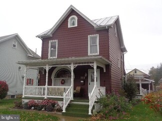 111 4th Ave, Burnham, PA 17009