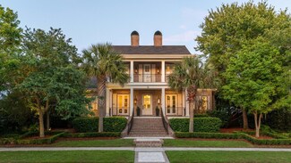 32 Pagett St, Daniel Island, SC 29492