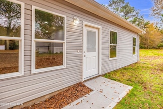 1305 Croomsbridge Rd, Burgaw, NC 28425