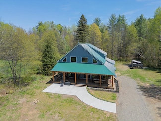 26 Christen Rd, Kingfield, ME 04947