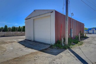 130 S Augusta Ave, Oxford, IA 52322