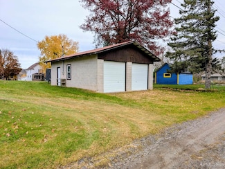 5 Marquette Ave, Crystal Falls, MI 49920