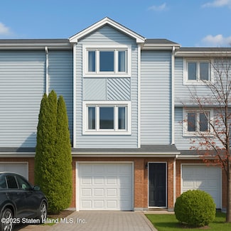 45 Pembrook Loop, Staten Island, NY 10309