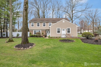 2 Pine Ridge Dr, Edison, NJ 08820