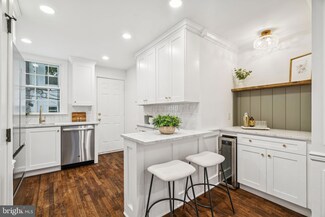 1935 S Hemberger St, Philadelphia, PA 19145