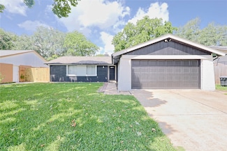 9910 Kent Towne Ln, Sugar Land, TX 77498