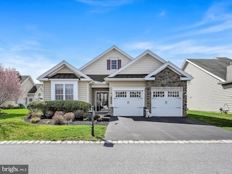1394 Dickens Ln, Mount Joy, PA 17552