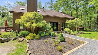 889 George Carter Rd, Becket, MA 01223