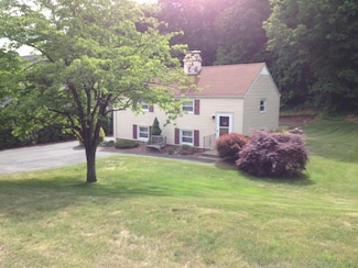 15 Earl Ave, Hamden, CT 06514