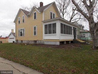 1226 Elliott Ave N, Glencoe, MN 55336