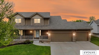 1301 Troy St, Papillion, NE 68133