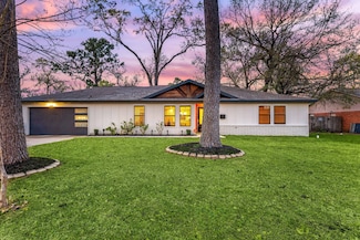 10426 Knoboak Dr, Houston, TX 77043