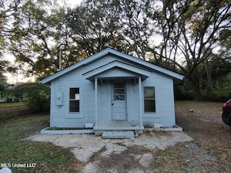 4607 Briggs St, Moss Point, MS 39563