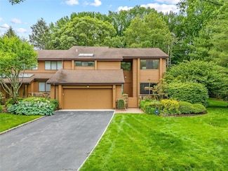 16 Yale Dr, Manhasset, NY 11030