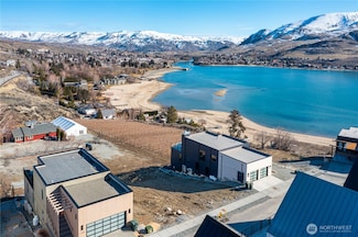 1307 Dragonfly Ct, Chelan, WA 98816