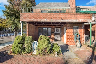 63-01 Borden Ave, Flushing, NY 11378