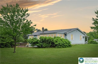 353 Bollinger Rd, Kunkletown, PA 18058