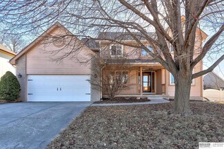 113 Eagle Ridge Dr, Papillion, NE 68133