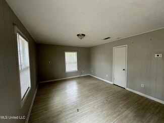 207-9 Lawrence Rd, Jackson, MS 39206