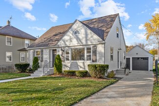 706 Geneva St, West Dundee, IL 60118