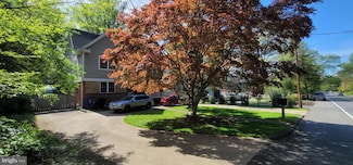 5820 Bradley Blvd, Bethesda, MD 20814