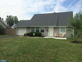 91 Quaker Hill Rd, Levittown, PA 19057