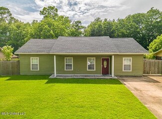 6512 Columbus Cir, Ocean Springs, MS 39564