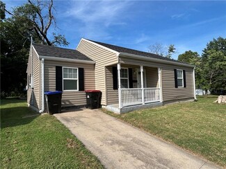 323 Hamilton St, Warrensburg, MO 64093