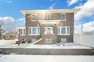 2004 Wespark Ave, Whiting, IN 46394