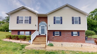 1504 Potter Dr, Columbia, TN 38401