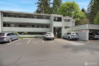 13739 15th Ave NE Unit B9, Seattle, WA 98125