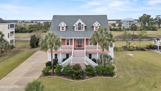 8222 Lakeview Dr, Wilmington, NC 28412