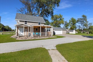 807 Grant St S, Bondurant, IA 50035