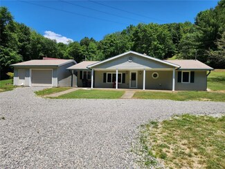 1974 Cassingham Hollow Dr, Coshocton, OH 43812