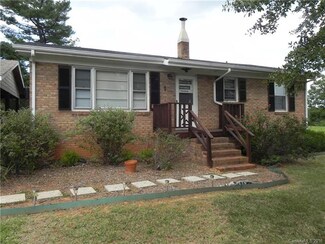 530 Sunshine Lake Rd, Ellenboro, NC 28040
