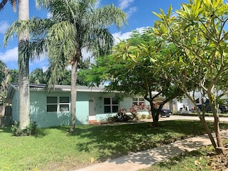 1423 Crest Dr, Lake Worth, FL 33461