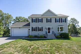 11 Willow Brook Ln, Blackstone, MA 01504