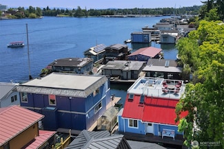 3110 Portage Bay Place E Unit B, Seattle, WA 98102