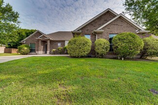 201 Richard Ln, Red Oak, TX 75154