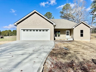 5035 Cheyenne Dr, Crossville, TN 38572