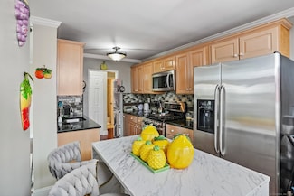 2370 North Ave Unit 5E, Bridgeport, CT 06604