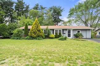 13 Campello Rd, Framingham, MA 01701